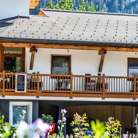 Kia Ora Restaurant Hotel